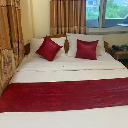 The Tranqulity Inn โพคารา ภายนอก รูปภาพ